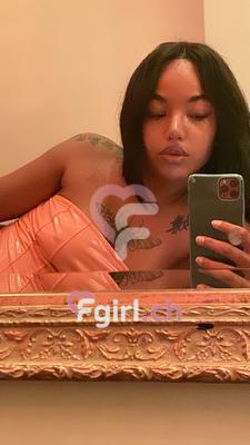 Julie - Escort in Geneva
