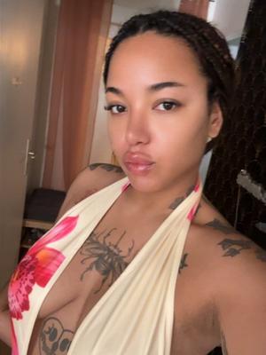 Julie - Escort à Genève
