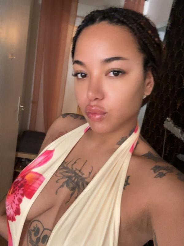 Julie - Escort à Neuchâtel
