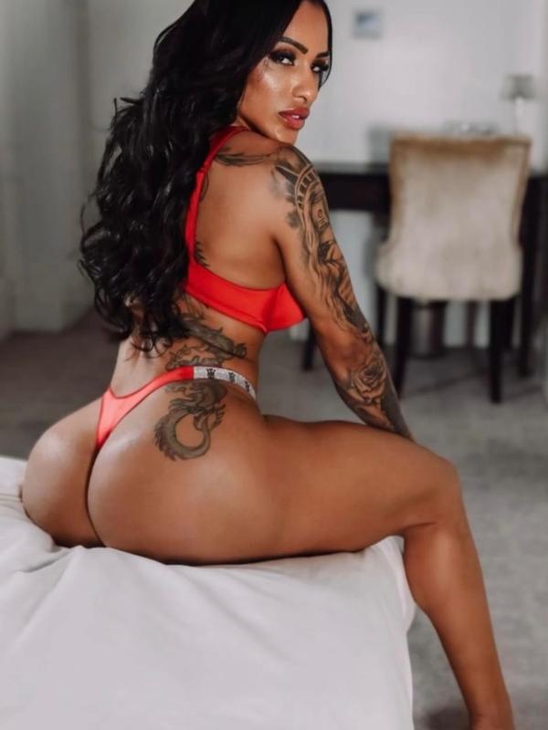 Julie - Escort in Bulle
