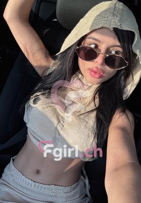 July - Escort in Vevey
