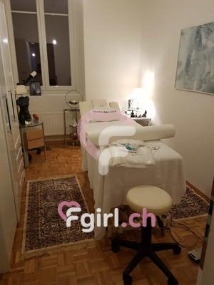 Kandy Massage - Erotische Masseurin in Neuenburg
