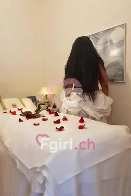 Kandy Massage - Erotische Masseurin in Neuenburg
