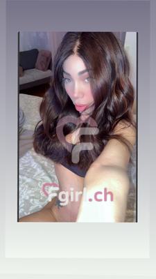 Karelyn - Escort à Fribourg

