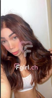Karelyn - Escort à Fribourg

