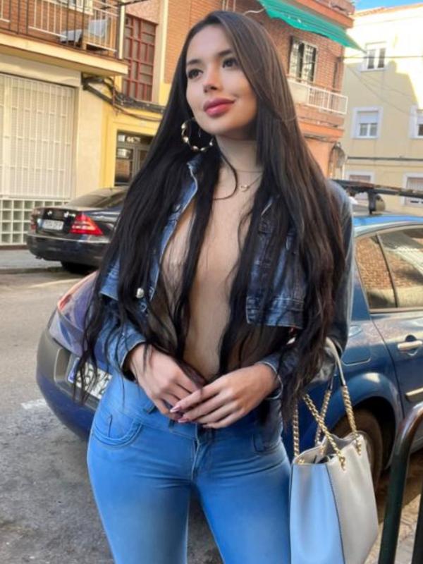 Karina - Escort à Genève
