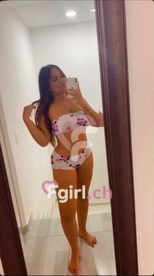 Karina - Escort in Nyon