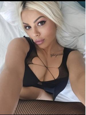 Karina - Escort in Montreux
