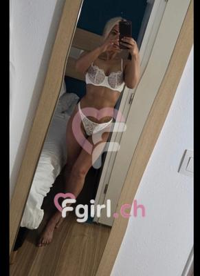 Karina - Escort a Montreux
