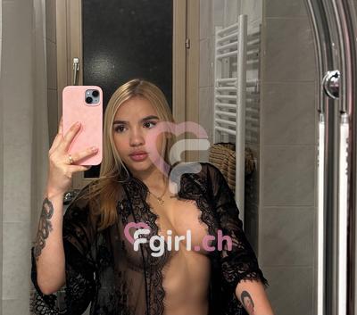 Karla - Escort in Renens
