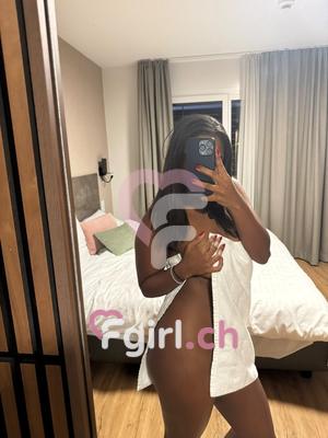 Karla - Escort in Fribourg
