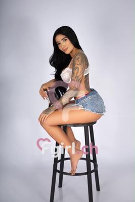 Karla - Escort en Genève
