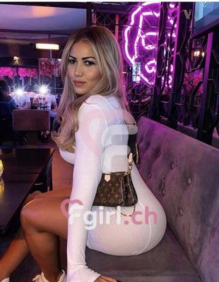 Karol - Escort in Monthey
