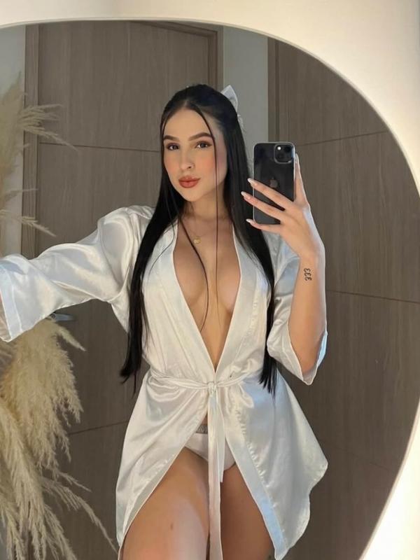 Karol - Escort in Eaux-vives
