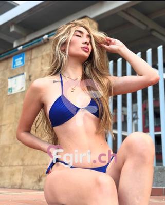 Karoline - Escort in Martigny
