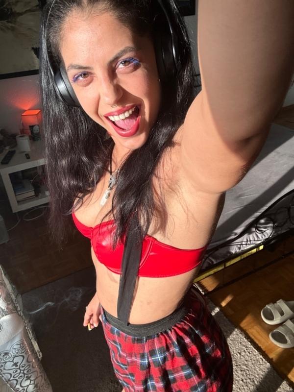 Katia - Escort in Genf
