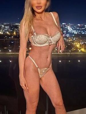 Katy - Erotische Masseurin in Aubonne

