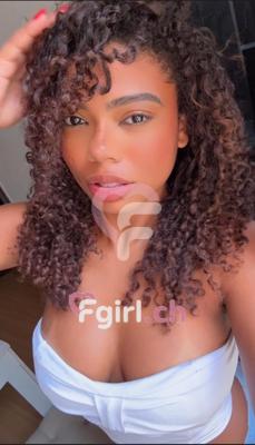 Kelly - Escort à Plainpalais