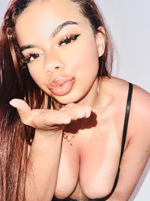 Kenza - Escort a Oron
