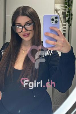 Khloe - Escort en Genève