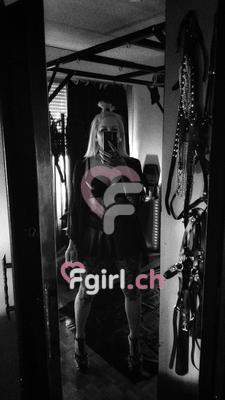 Kinky Witchy - Dominatrix BDSM a Lausanne
