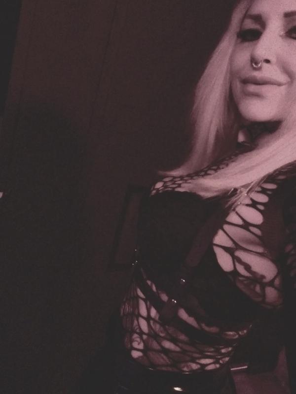 Kinky Witchy - BDSM-Domina in Lausanne
