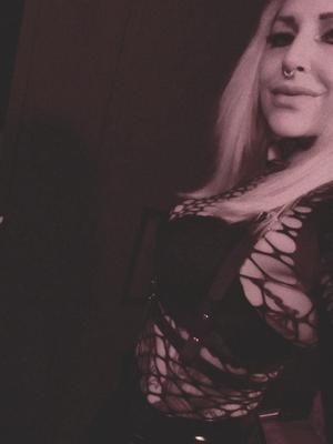 Kinky Witchy - Dominatrix BDSM a Lausanne

