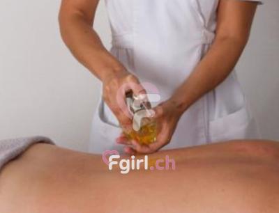 Saya - Masajista erótica en Montreux
