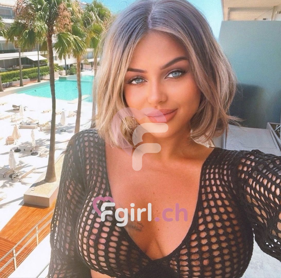 Kylie – Geneva photo 4