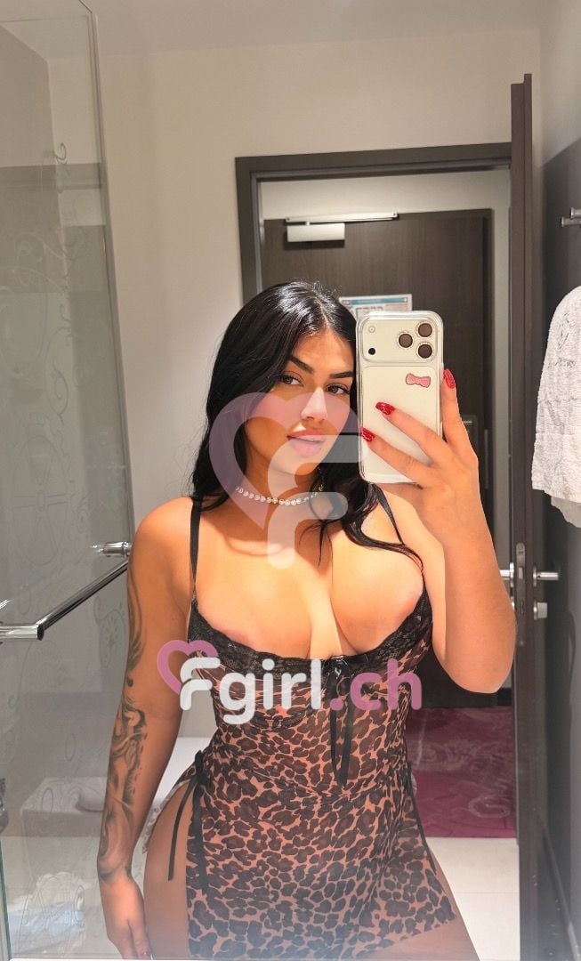 Kylie – Geneva photo 4