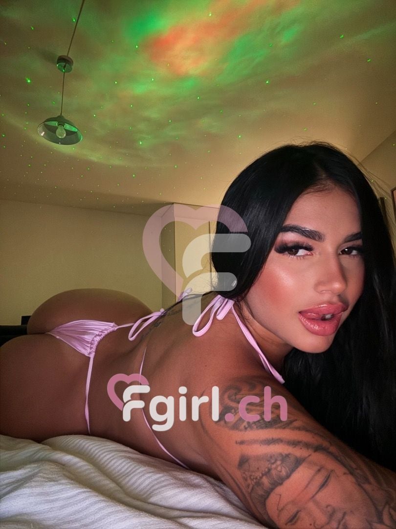Kylie – Geneva photo 5
