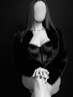 Domina Ivana - BDSM Dominatrix in Geneva
