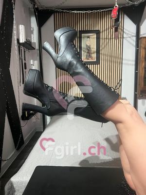 Lady Alesya - Dominatrice BDSM à Yverdon-les-Bains
