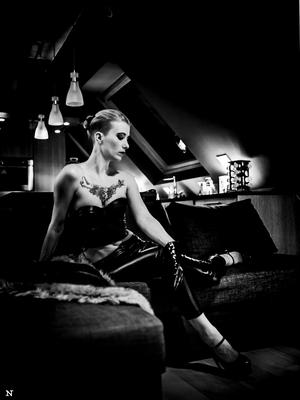 Lady Syene - Dominatrice BDSM à Lausanne
