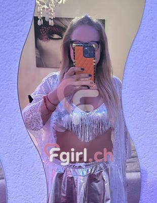 Lara - Escort in Aigle