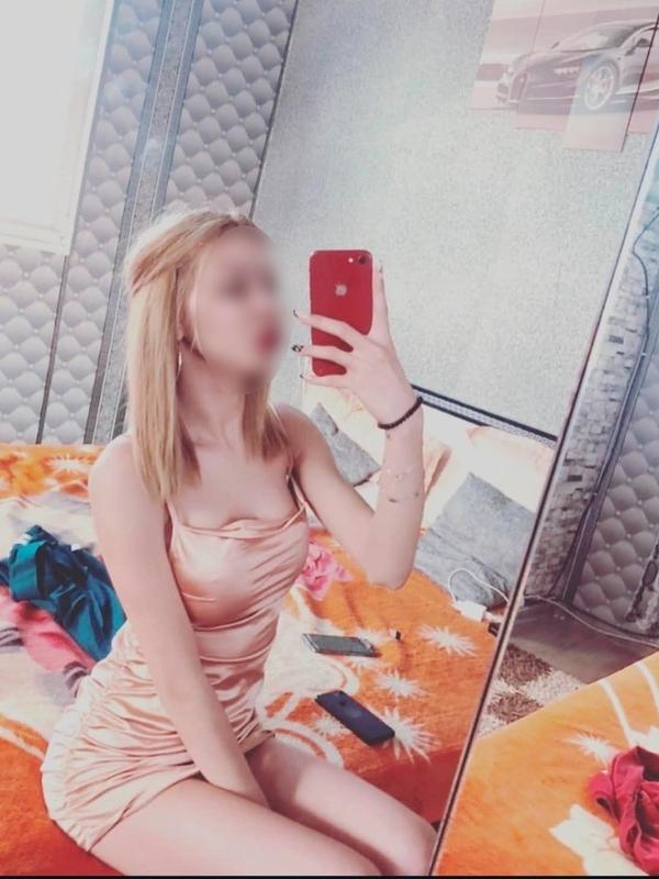 Lara - Escort in Martigny
