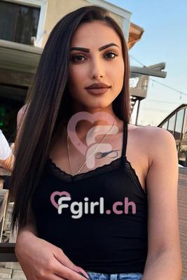 Larissa - Escort à Genève