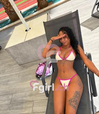 Laura - Escort in Renens
