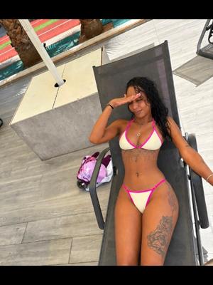 Laura - Escort a Renens
