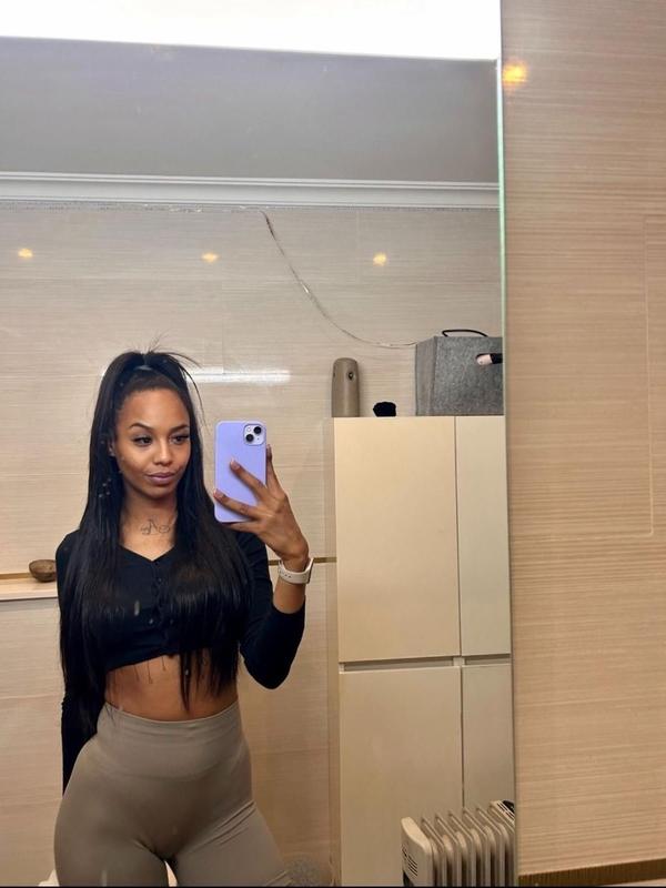 Laura - Escort in Monthey
