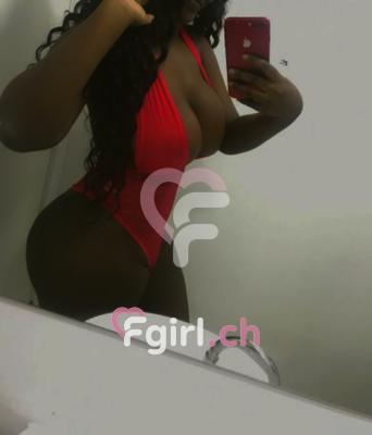 Laura - Escort in Lausanne
