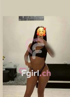 Laura - Escort in Renens
