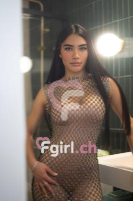 Laura - Escort in Eaux-vives
