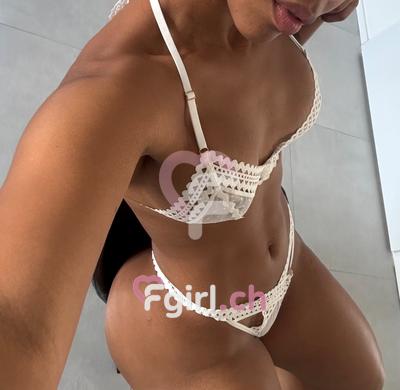 Laura - Escort in Lausanne
