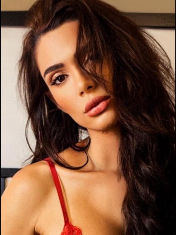 Laura - Escort in Genf
