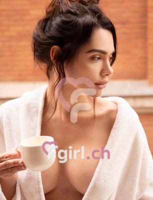 Laura - Escort in Genf
