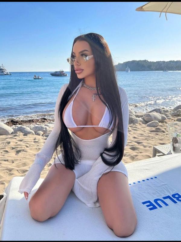 Laura - Escort à Genève
