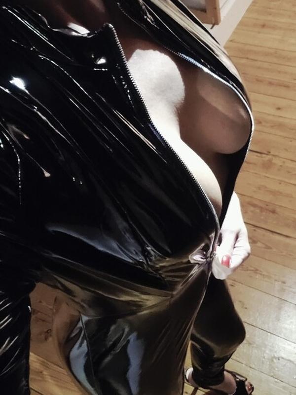 Laura - BDSM Dominatrix in Geneva

