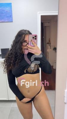 Léa - Escort in Genf
