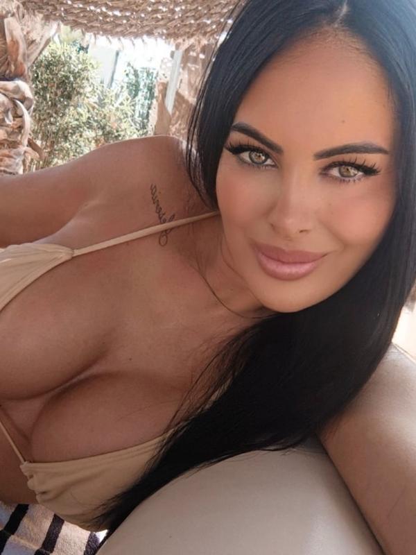 Lena - Escort à Neuchâtel
